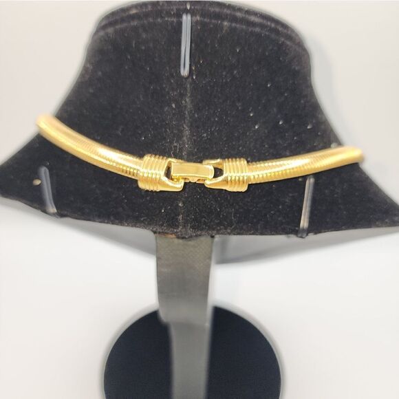 VTG 90's Trifari Omega Chain Green and White Enamel Swirl Choker Necklace - Picture 6 of 13